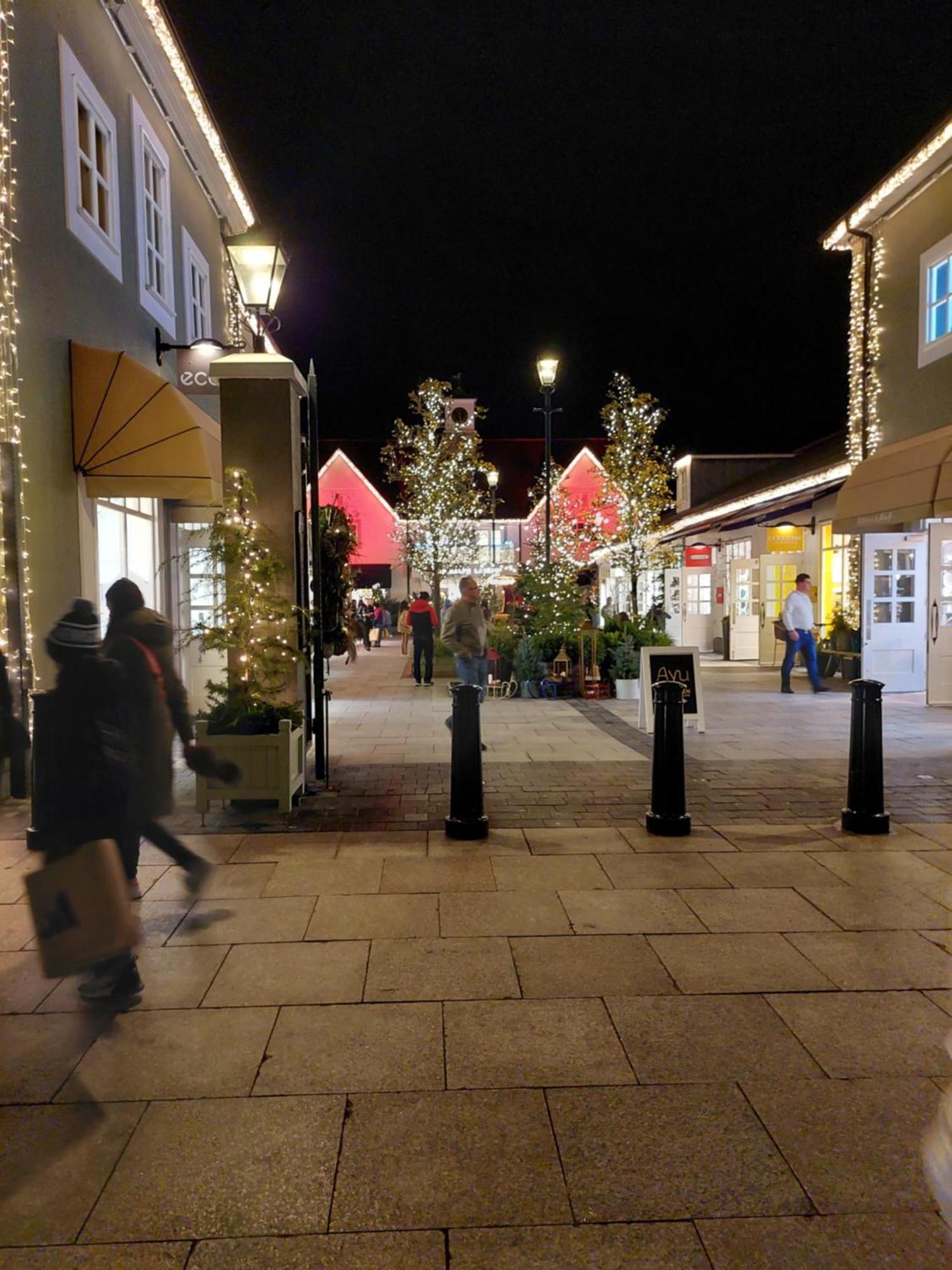 The Veterinary @ Kildare Village Exteriör bild